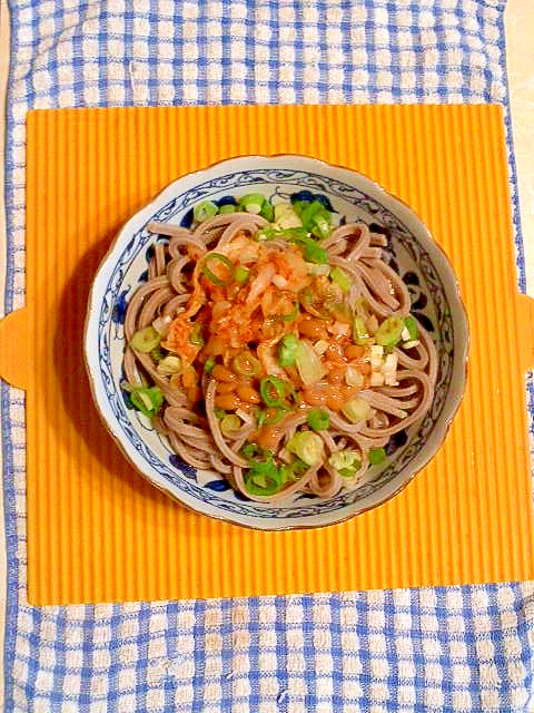 キムチ納豆のぶっかけ蕎麦♪