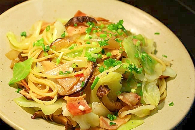 干し椎茸のコンソメ醤油パスタ