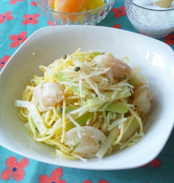 ホタテ貝柱とブロッコリーの茎のパスタ