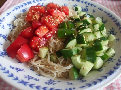 トマトときゅうりのおそうめん