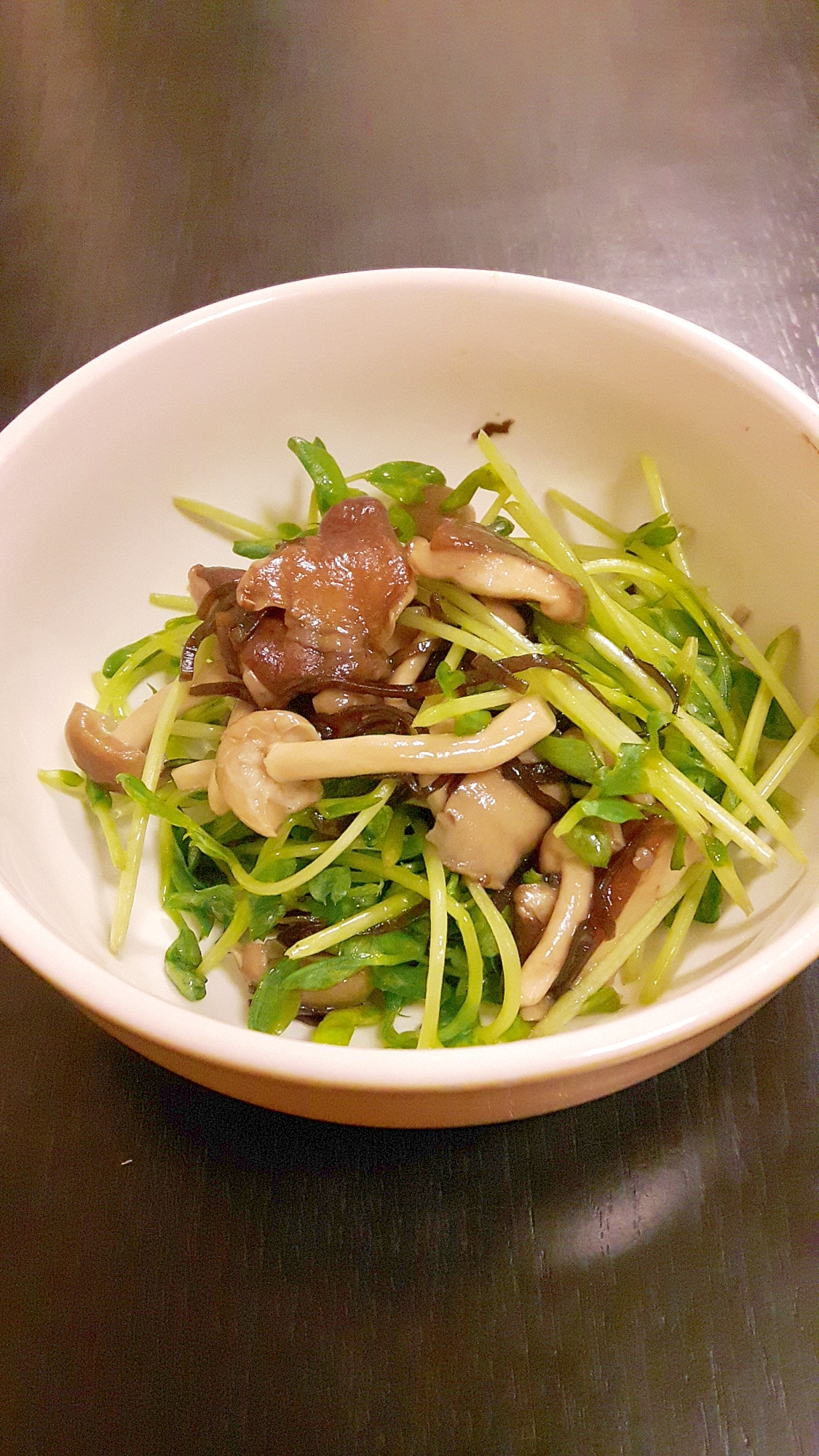 簡単ヘルシー きのこと豆苗の塩昆布ドレッシング レシピ 作り方 By Acchan66 楽天レシピ 簡単ヘルシー きのこと豆苗の塩昆布ドレッシング レシピ 作り方 By Acchan66 楽天レシピ