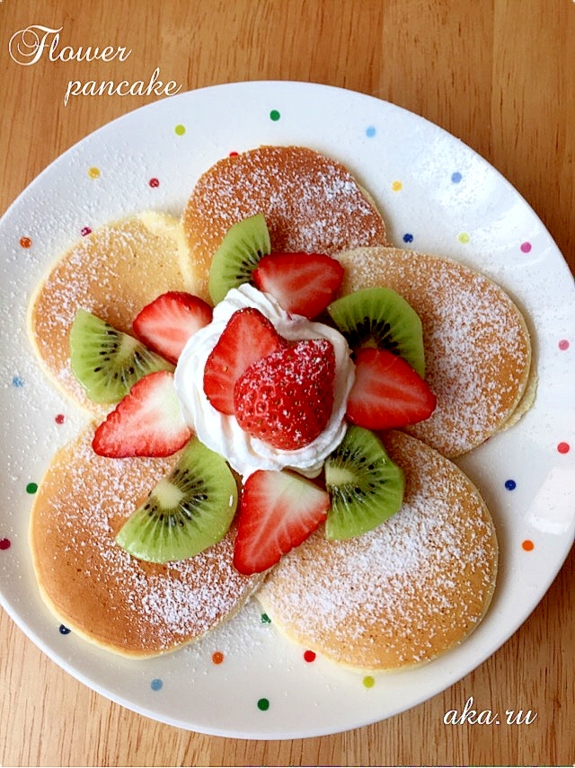 子供が喜ぶ♪お花咲く♡フルーツパンケーキ