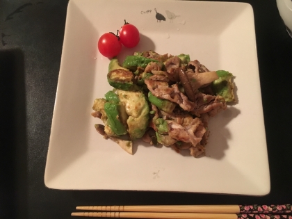 ほっくり焼きアボカドと豚肉のソテー