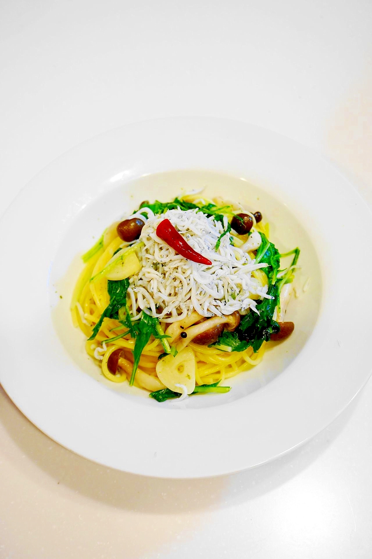 和風シンプルペペロンチーノ しらすと水菜のパスタ レシピ 作り方 By Oppeke22 楽天レシピ 和風シンプルペペロンチーノ しらすと水菜のパスタ レシピ 作り方 By Oppeke22 楽天レシピ