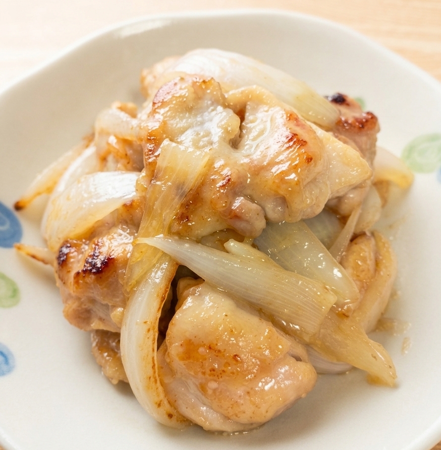 簡単おかず【鶏もも肉と玉ねぎの甘辛味噌炒め】