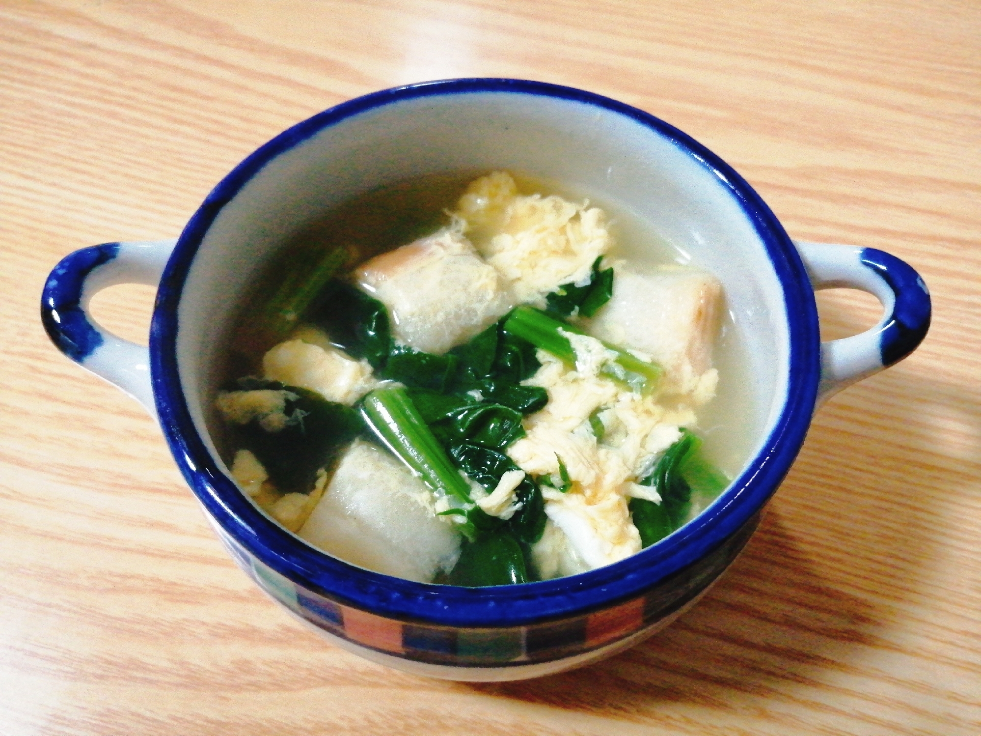 卵とほうれん草と麩のスープ