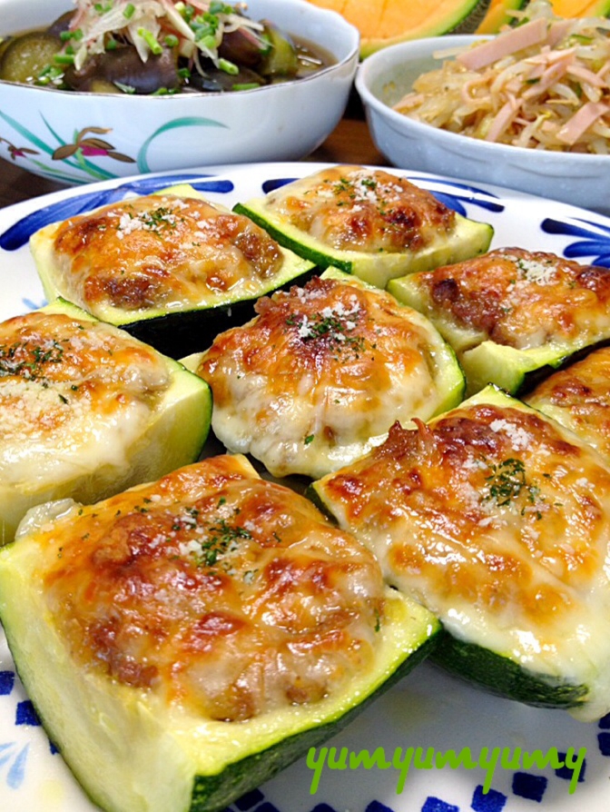 ズッキーニの肉みそチーズ焼きです 白飯のお友達 レシピ 作り方 By ゆんゆんゅん 楽天レシピ ズッキーニの肉みそチーズ焼きです 白飯のお友達 レシピ 作り方 By ゆんゆんゅん 楽天レシピ