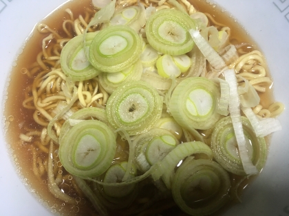 ネギとレモン汁のラーメン