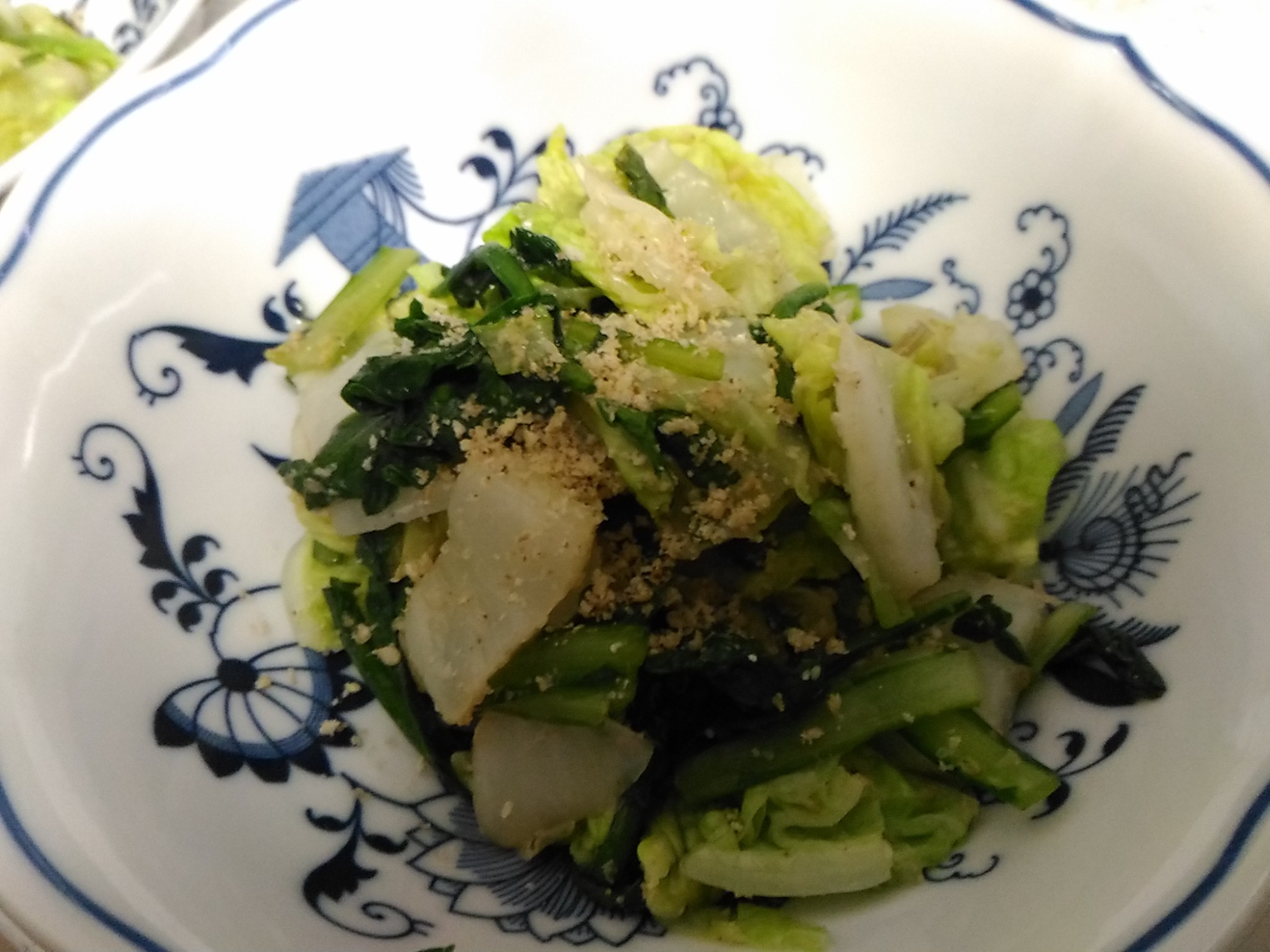 菊菜と白菜の胡麻和えピリ辛