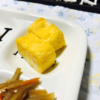 初めて甘い卵焼きを作ってみました！
とっても美味しく出来たので、明日もお弁当に入れようと思います(*´-`)