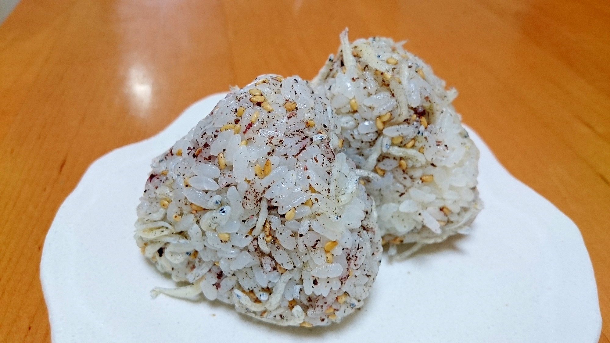 シンプル！しそ、ちりめん、ごまおにぎり