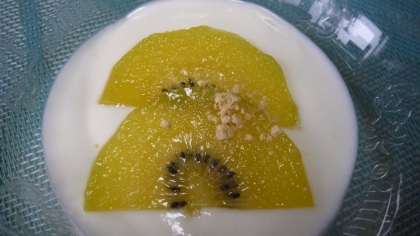 水切りヨーグルトのキウイ盛り