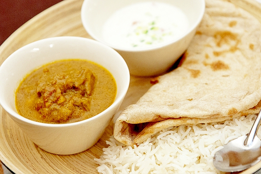 カレー粉で作る♪ ココナッツチキンカレー