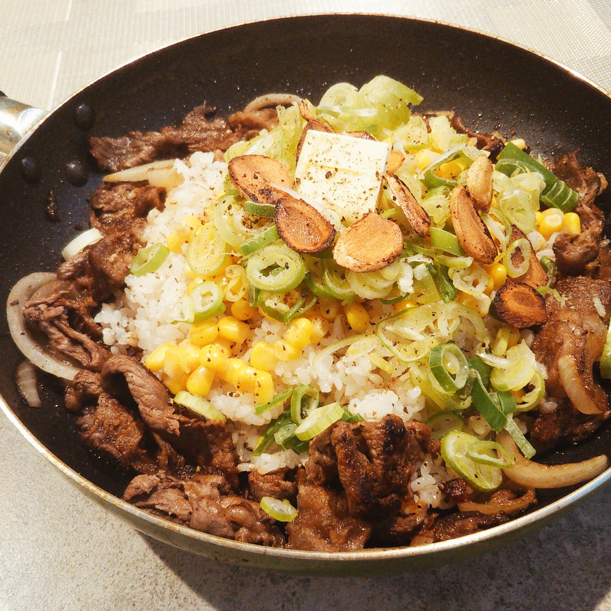 牛肉とコーンのガーリックライス レシピ 作り方 By ほのん0930 楽天レシピ