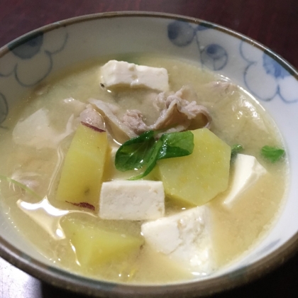 優しいスープ♪さつまいもと豚肉のお味噌汁