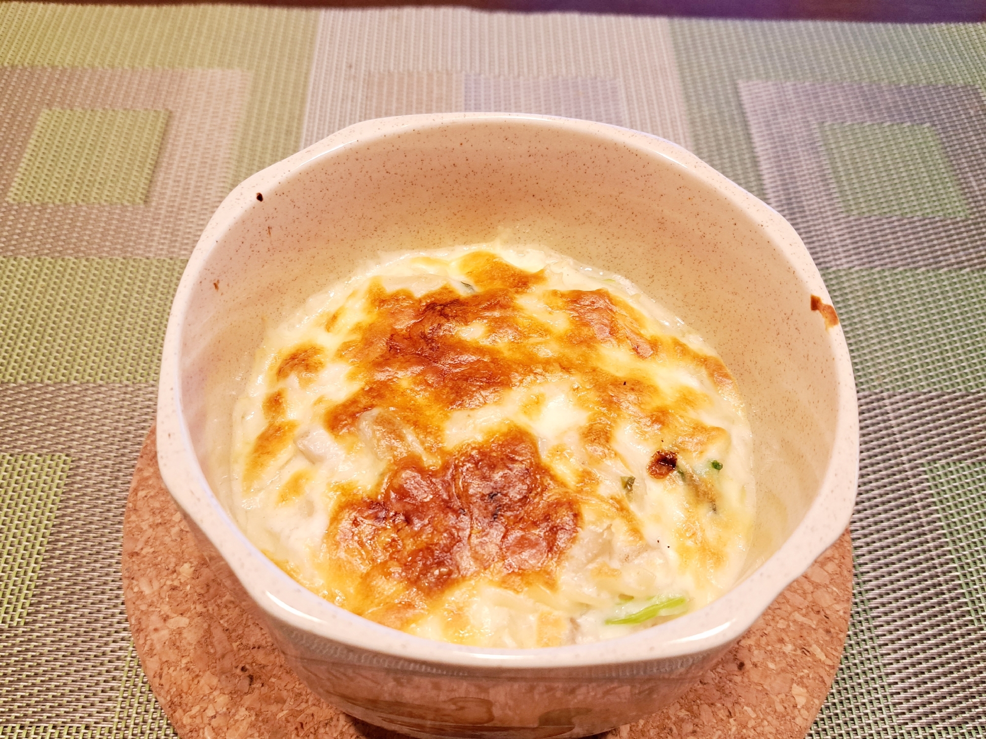 国産チーズで！鶏肉とほうれん草のマカロニグラタン
