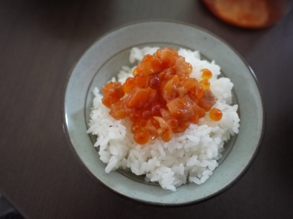 いくらとサーモンの親子丼