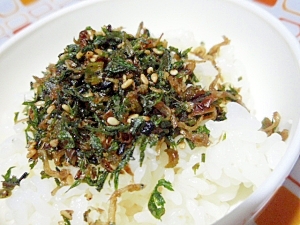 人参の葉っぱで カルシウムたっぷりふりかけ レシピ 作り方 By 夕輝 楽天レシピ 人参の葉っぱで カルシウムたっぷりふりかけ レシピ 作り方 By 夕輝 楽天レシピ