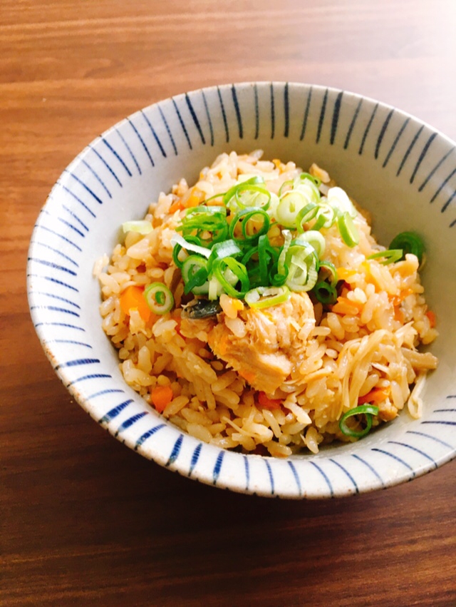 サケ缶で簡単♪鮭ときのこの炊き込みごはん