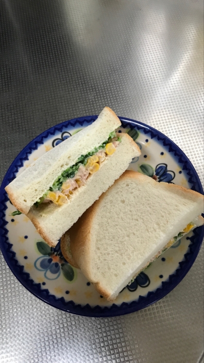 コーンシーチキンマヨと豆苗のサンドイッチ