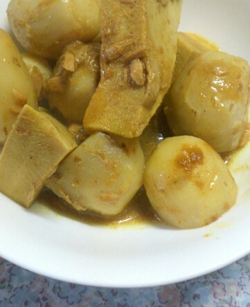 里芋と高野豆腐のツナカレー煮