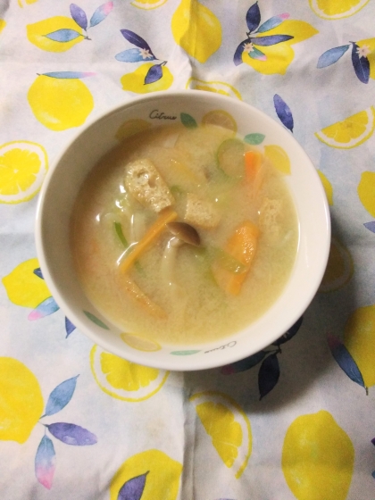 油揚げきのこ野菜お味噌汁ෆ˚*生姜風味