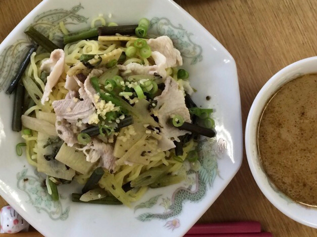 豚バラ肉と山菜のつけ麺