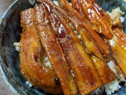 お安いウナギでも、ふっくらやんわり鰻丼(*^^*)