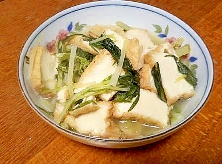 水菜と　厚揚げの　ほっこり煮物