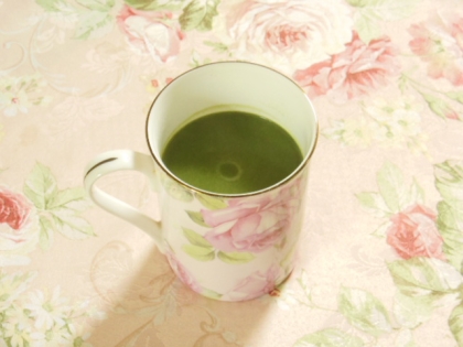 (○´∀｀)ﾉｵﾊﾖ～ｩ♪抹茶少なくなってしまい抹茶青汁投入したけど謝＾＾；
まろやか～な味わいって和むよねぇ❤甘酒は酒では有りません！って事で朝からｗ笑❤ウマ