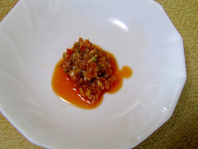 イワシと　行者ニンニクの　食べるラー油