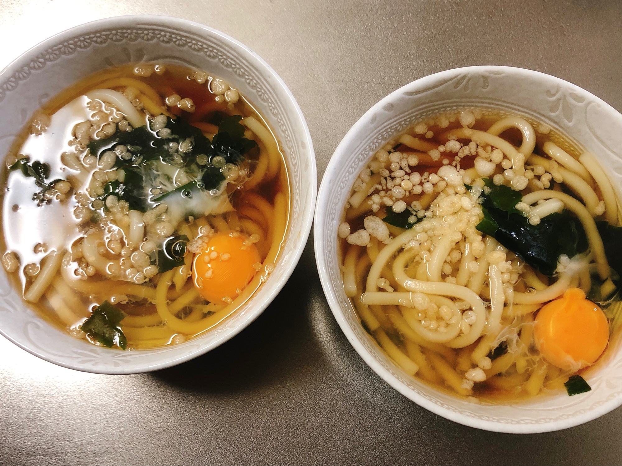 わかめと卵と天かすの温うどん