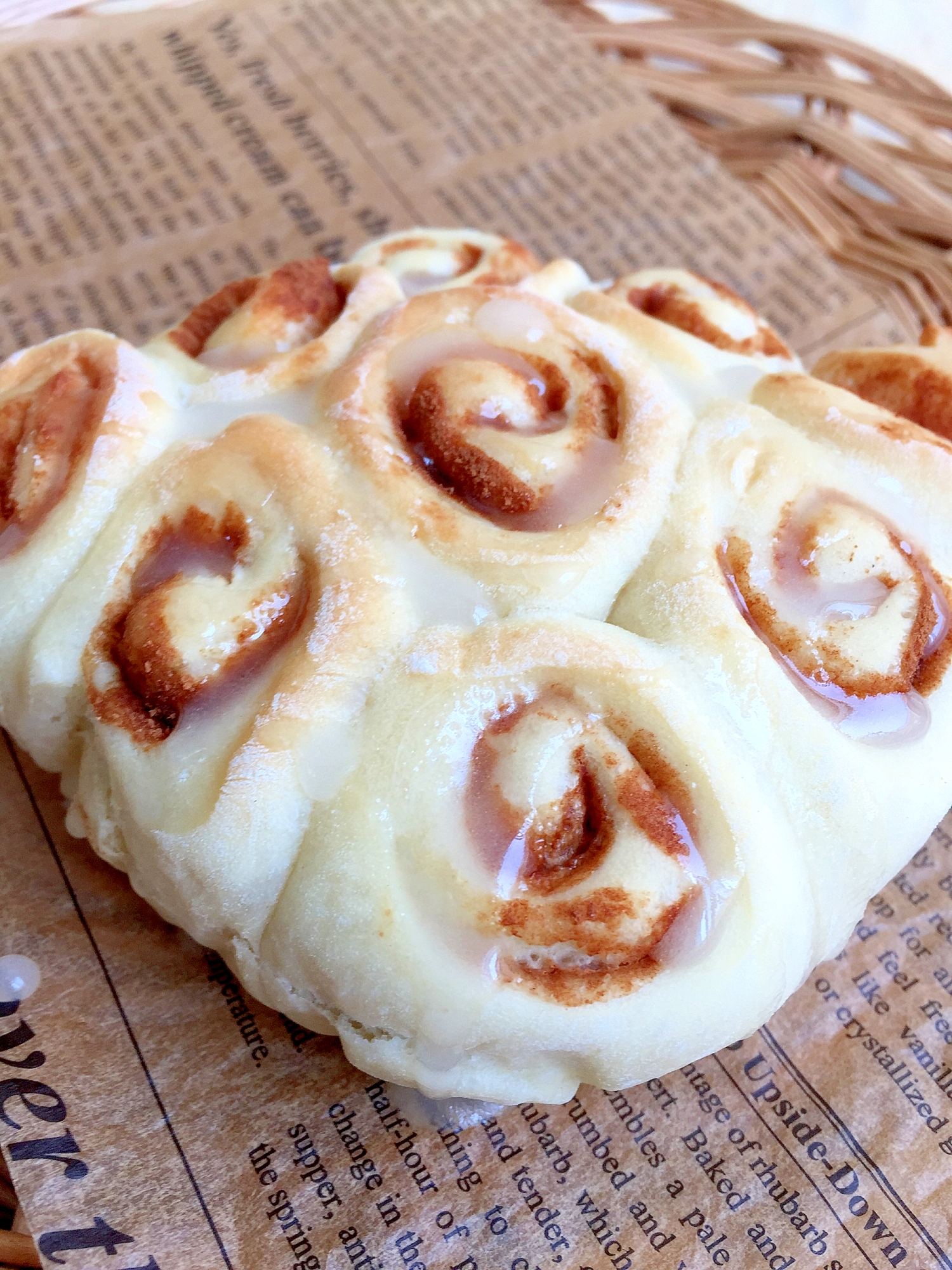 ピザ生地でモッチモチ♪簡単シナモンロールちぎりパン