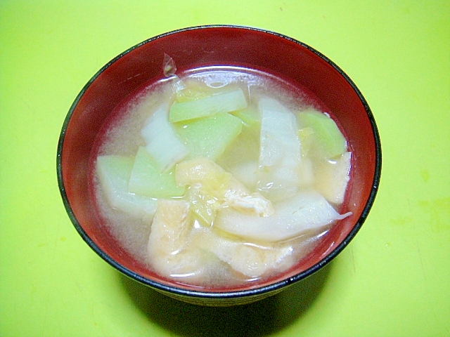 隼人瓜と白菜油揚げの味噌汁