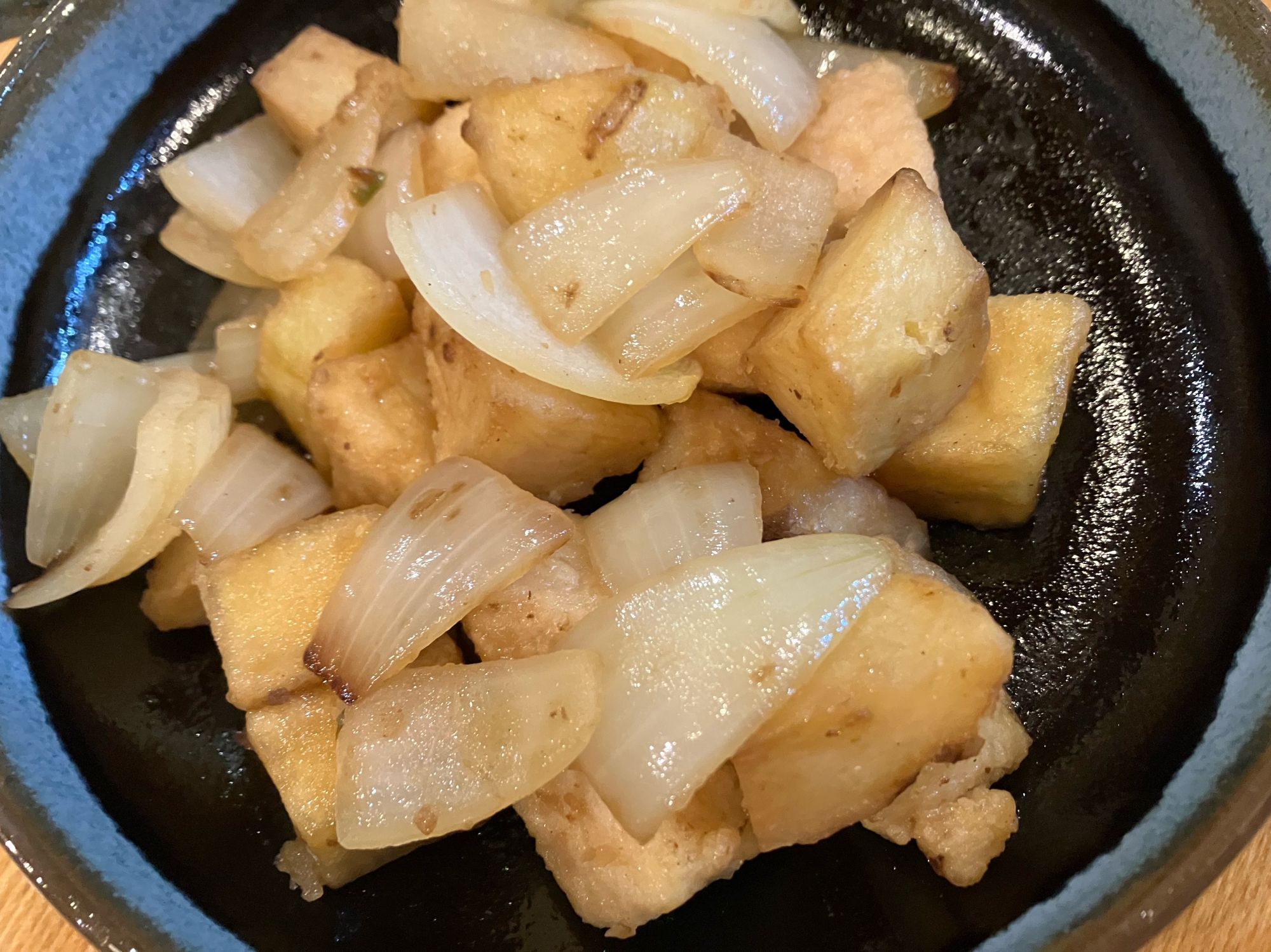 揚げ高野豆腐とじゃがいもと玉ねぎと鶏肉の甘辛煮