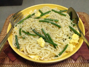 彩り綺麗•ニンニクの芽と卵のパスタ