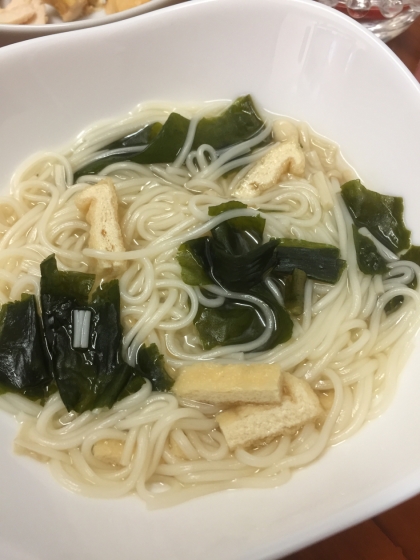 竹輪とワカメのにゅうめん