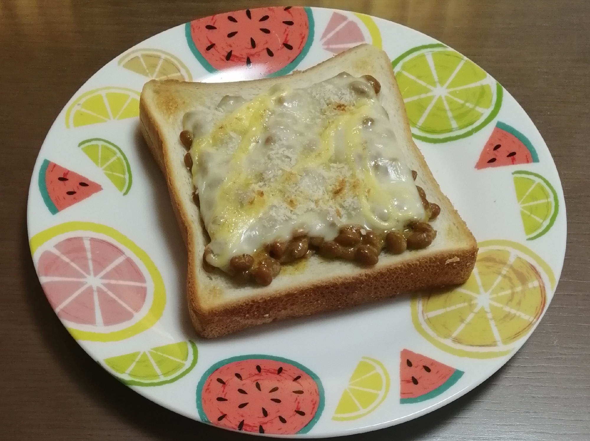 サクサクカレー風味納豆トースト