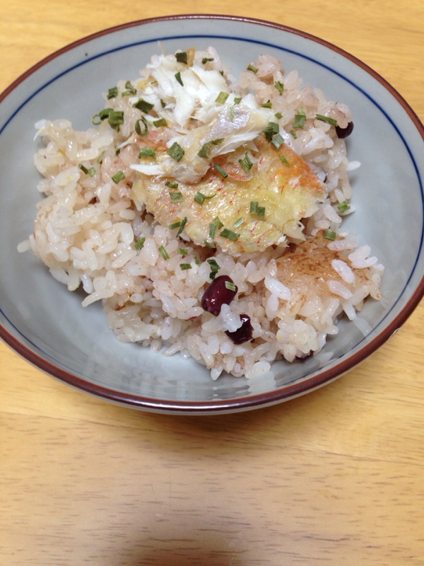 お祝いに☆鯛のせ(*^^*)赤飯☆