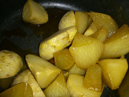 すごく簡単で、おいしくできましたー！
お雑煮で余った、里芋と大根を煮物で料理できてありがたいレシピでしたー！
ごちそうさまでした★