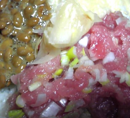 納豆と鮪の相性ぴったりですね♡丼仕立てにしてご飯の上で混ぜ合わせました。
とっても美味しかったです。ご馳走様でした(*‘ω‘ *)