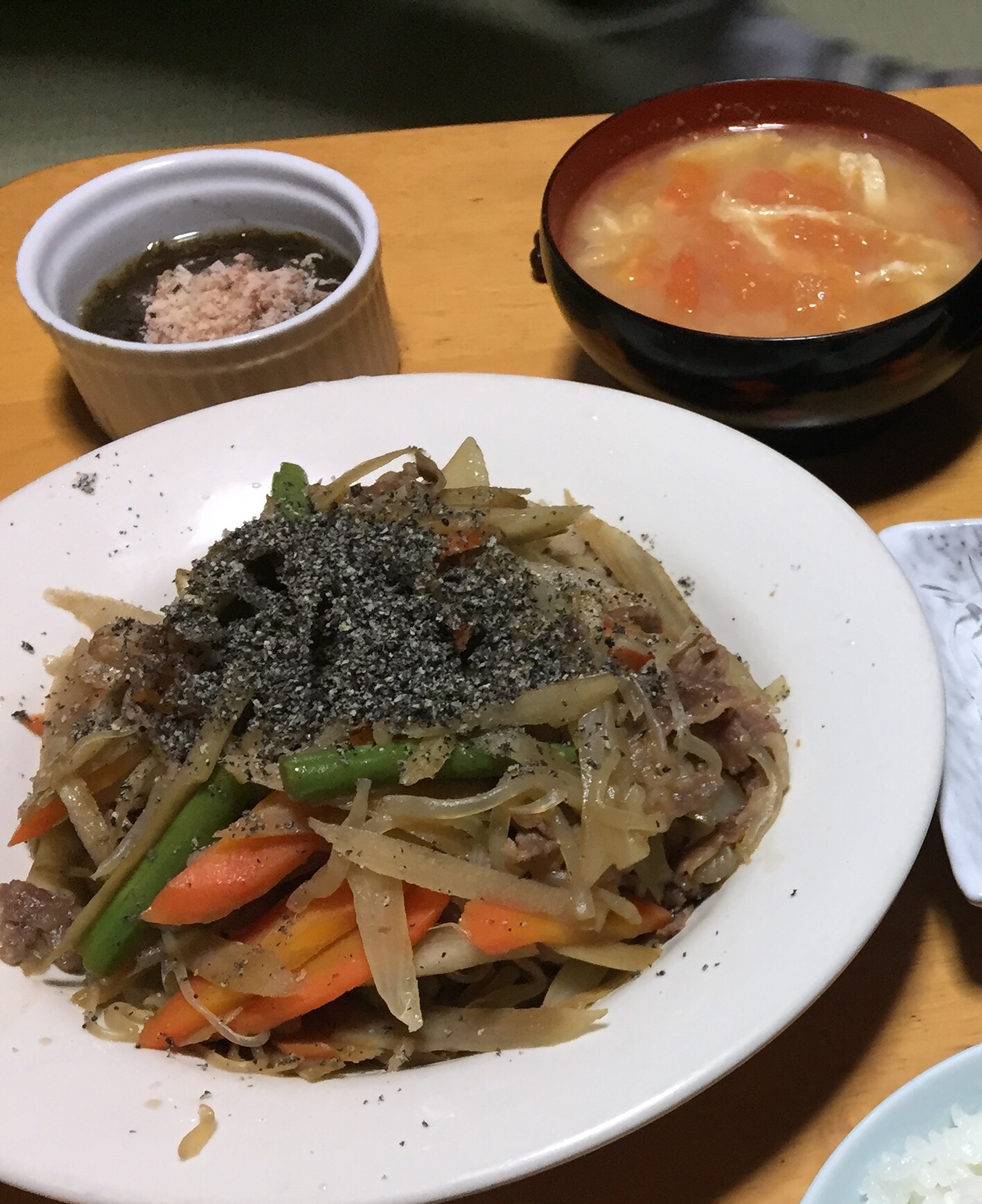 黒ごまたっぷり 糸こんにゃく入り具たくさんキンピラ