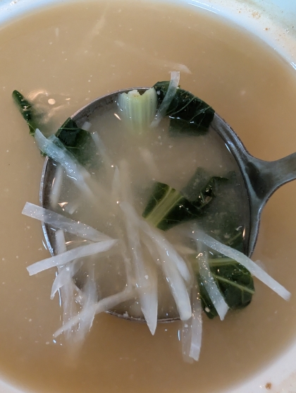 小松菜と大根味噌汁