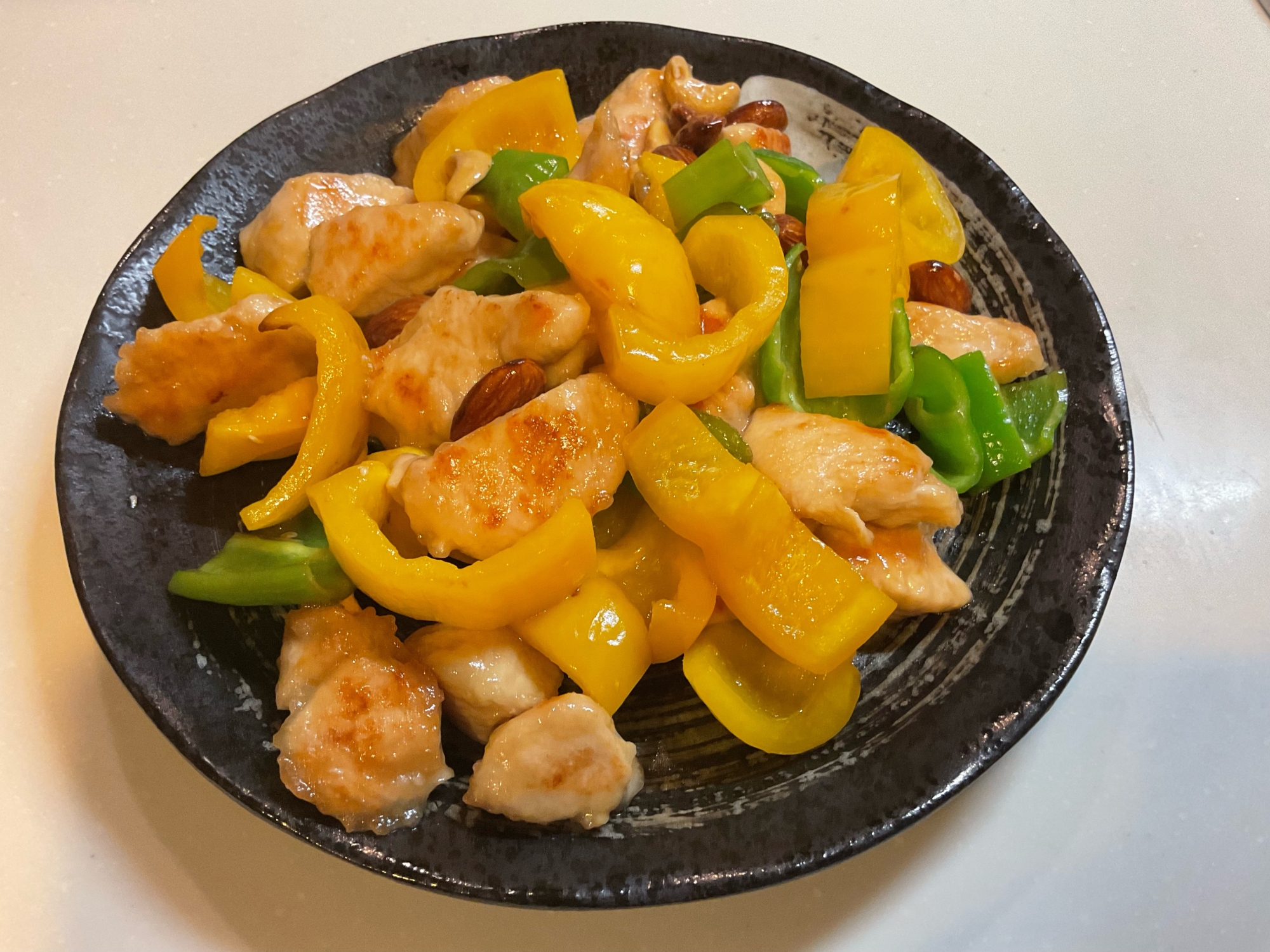 ナッツ入り!鶏胸肉と夏野菜のオイスター酢炒め!