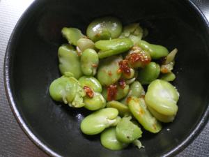 空豆の食べるラー油和え