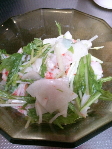 かぶとカニカマと水菜で作ってみました。ごま油がきいてておいしかったです♪