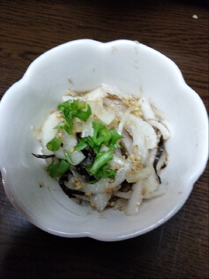 新玉ねぎ♪塩昆布胡麻和え✧˖°