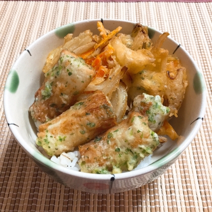 野菜のでかき揚げとちくわの磯辺揚げで天丼を作りました♪麺つゆベースのタレだと簡単に味が決まりますね！
がっつり美味しくいただきました(*^o^*)
レシピ感謝♡