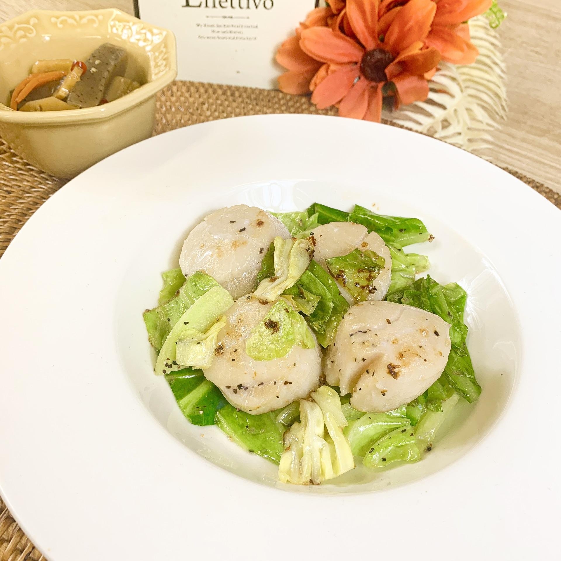 ホタテとキャベツのガリバタ炒め