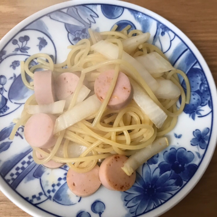 白菜と魚肉ソーセージのパスタ